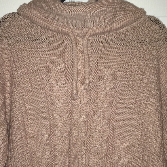 Kaisely Sweaters - Kaisely Anthropology’ sweater cowl neck Size Small pink tan soft tie neck roomy